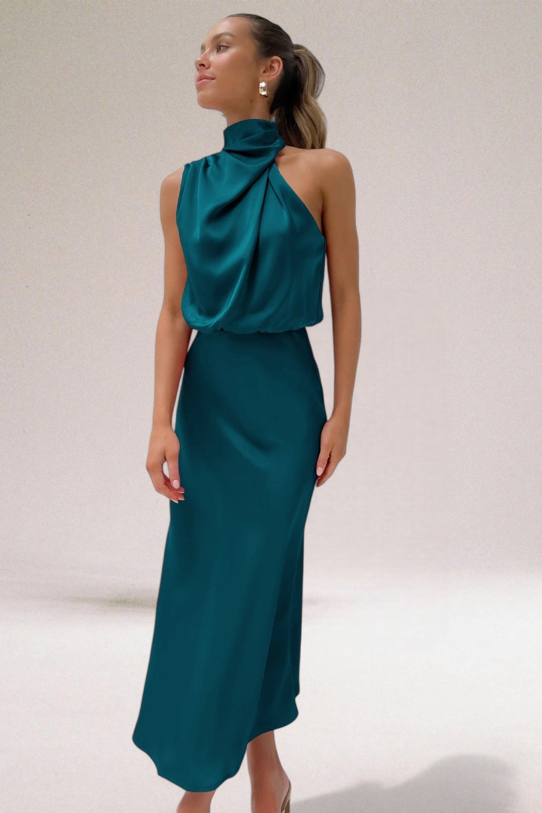 Damen Abendkleid | Neckholder-Ausschnitt und Midilänge
