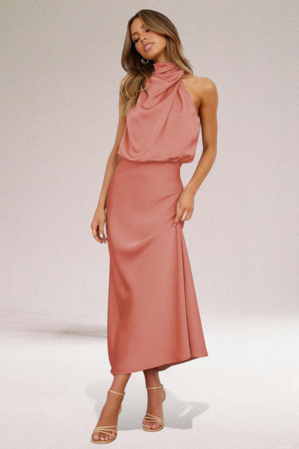 Damen Abendkleid | Neckholder-Ausschnitt und Midilänge