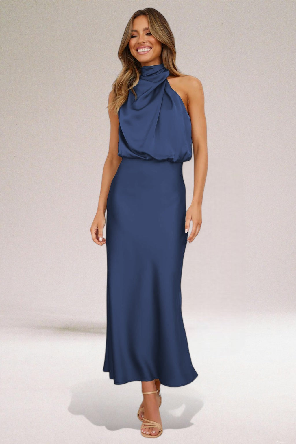 Damen Abendkleid | Neckholder-Ausschnitt und Midilänge
