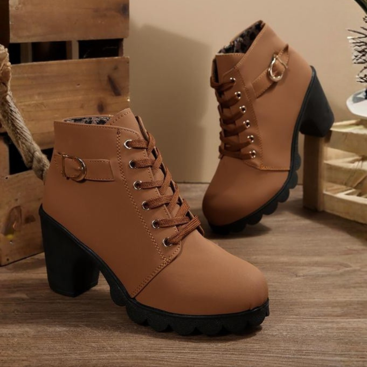 Damen-Stiefeletten mit Absatz und Metallverschluss | Knöchelhoch