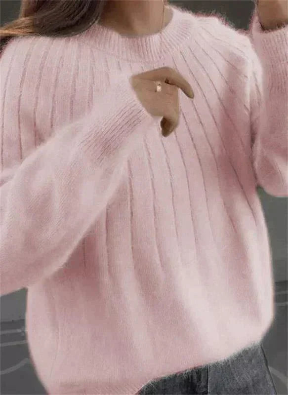 Women's fashionable sweater | With a round neckline