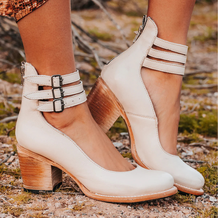 Women's elegant sandals with a lightweight sole