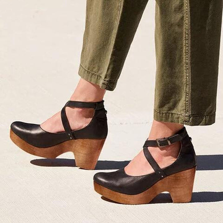 Damskie eleganckie na koturnie z paskiem wokół kostki | Buty