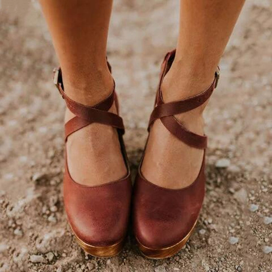 Damskie eleganckie na koturnie z paskiem wokół kostki | Buty