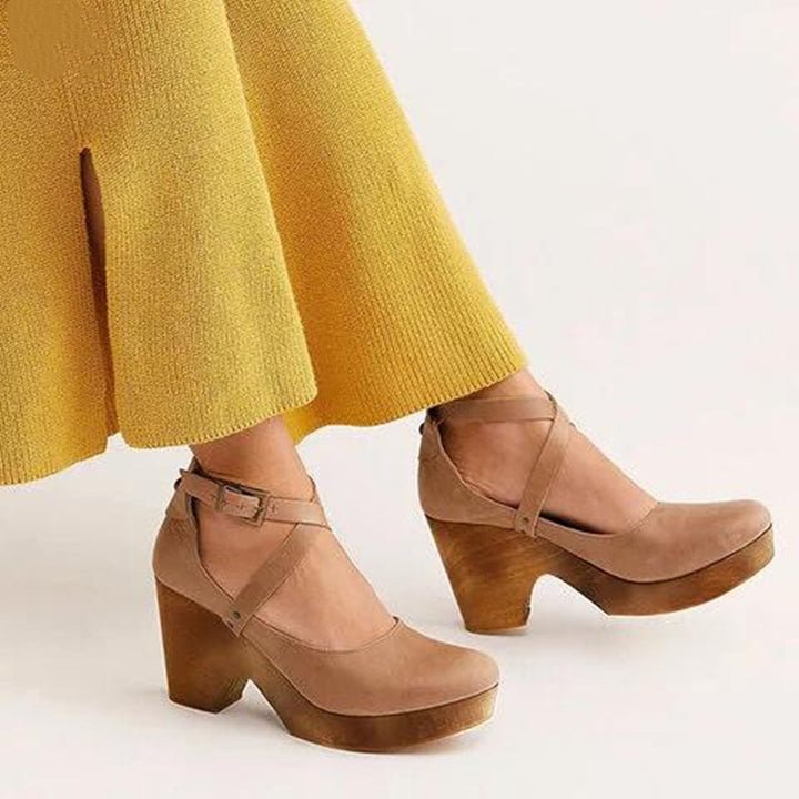 Damskie eleganckie na koturnie z paskiem wokół kostki | Buty