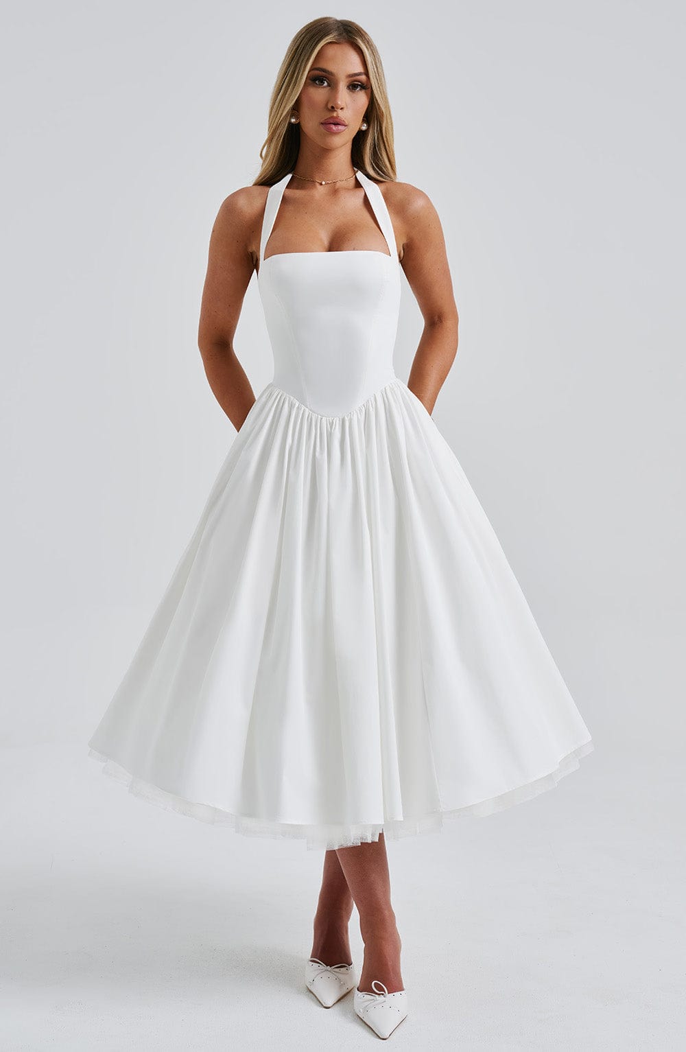Damenkleid für die Hochzeit | Stilvoller Midischnitt
