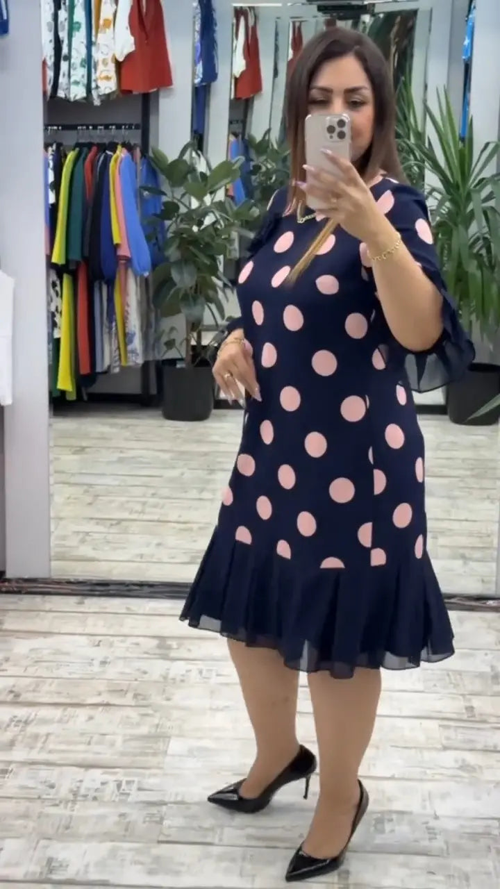 Damska plisowana sukienka w groszki | Midi