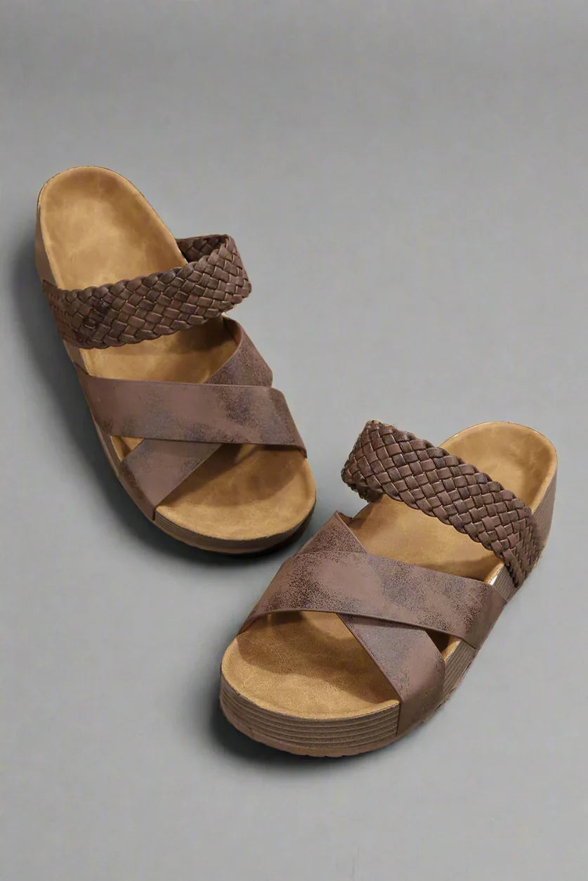 Women's orthopedic sandals with supportive flexible sole