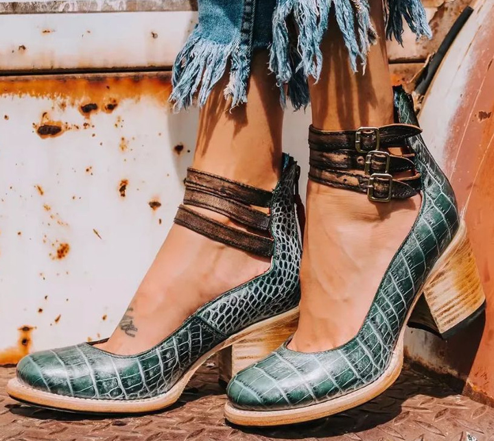 Women's elegant sandals with a lightweight sole