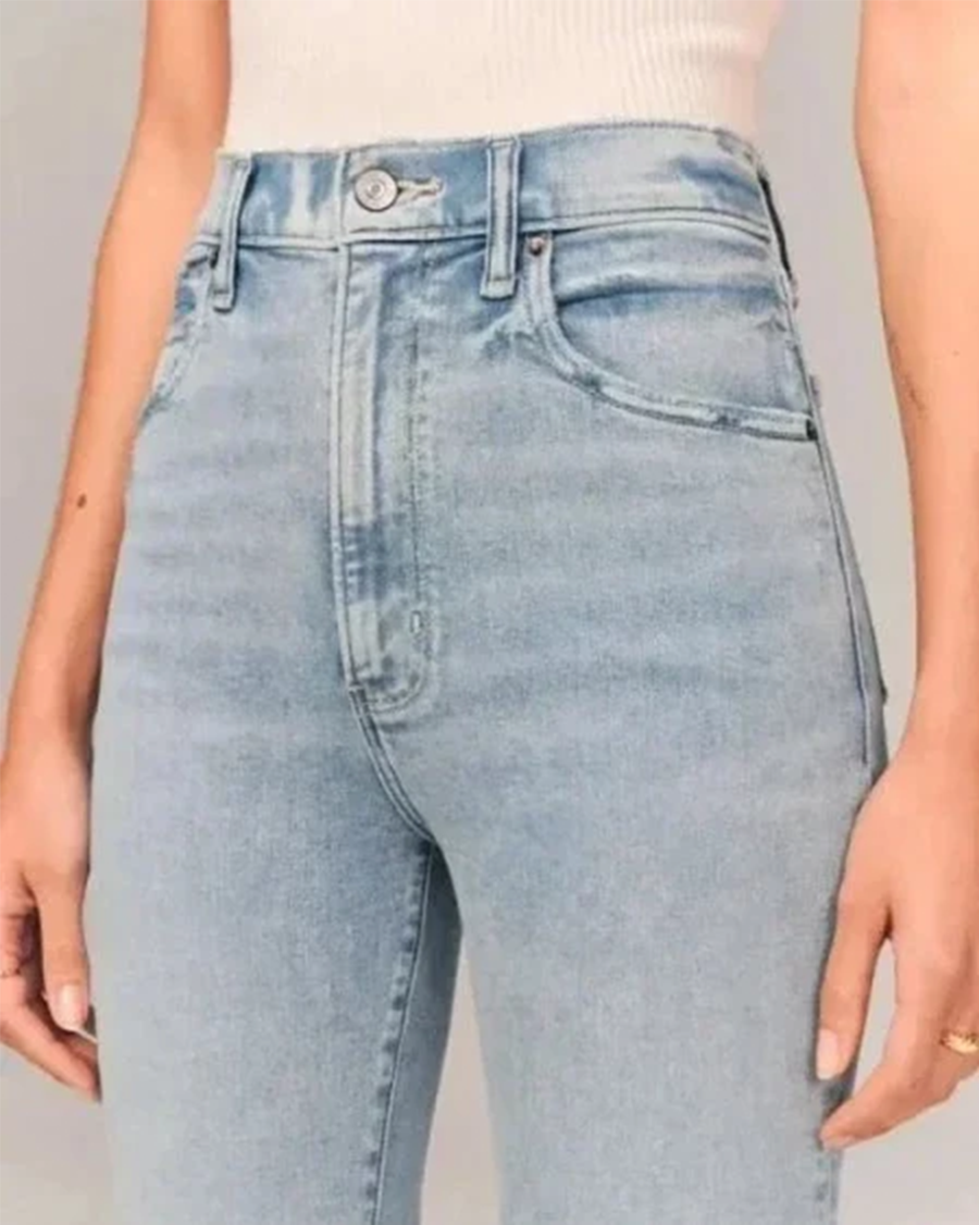 Women's high-waisted jeans with flared legs | Winter