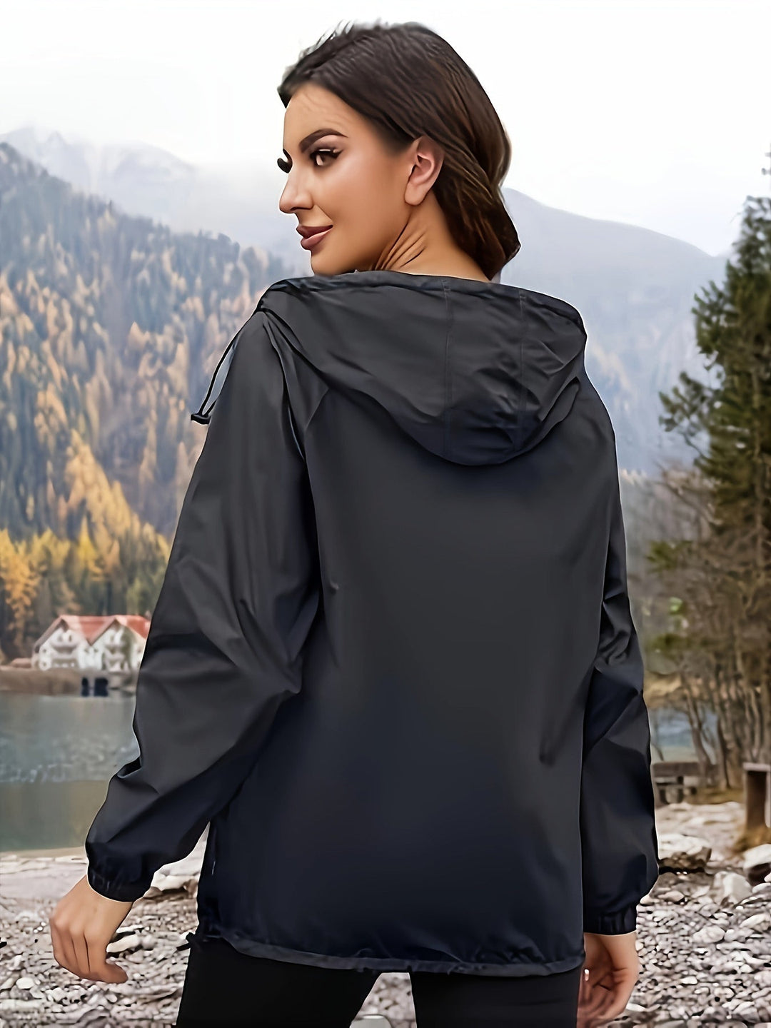 Dámska športová nepremokavá bunda s kapucňou